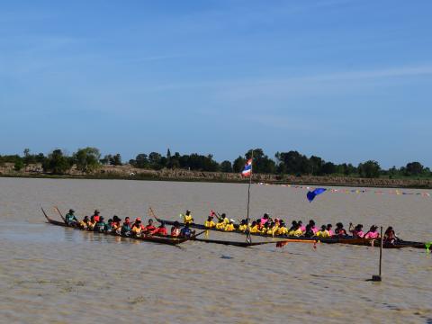 งานประเพณีการแข่งขันเรือยาว 8 ฝีพาย ตำบลร่อนทอง