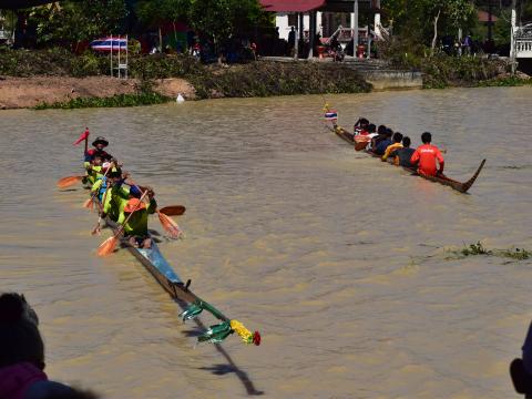 งานประเพณีการแข่งขันเรือยาว 8 ฝีพาย ตำบลร่อนทอง